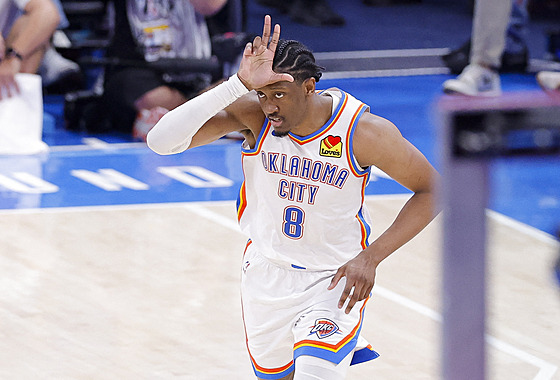 Jalen Williams z Oklahoma City Thunder oslavuje svou trefu ve finále NBA.