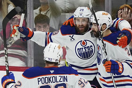 Leon Draisaitl z Edmonton Oilers rozhodl tvrté finále NHL. Gratuluje Evan...