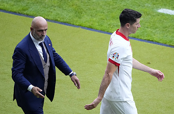 Polská fotbalová hvzda Robert Lewandowski a trenér Michal Probierz se rozeli.