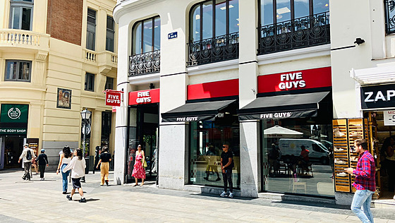 Poboka Five Guys v Madridu (12. ervna 2025)