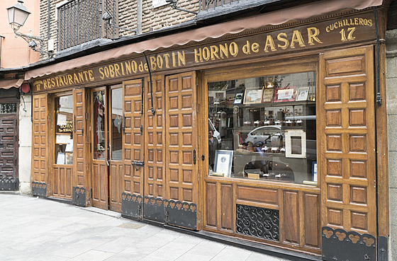 Historická restaurace Sobrino de Botin v Madridu (20. bezna 2016)