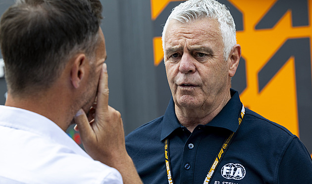 Komentoval trest pro Verstappena, sám bude pykat. FIA suspendovala komisaře Warwicka