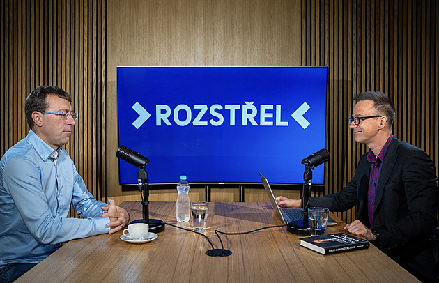 Stále jsme pračkou na peníze ruských mafiánů i politiků, říká reportér Hynek