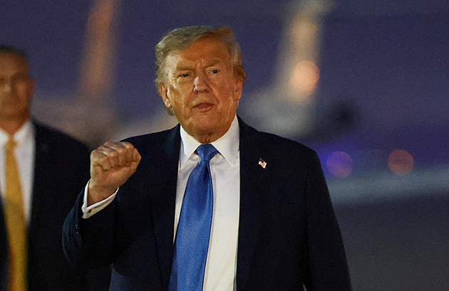 Zaútočili jsme na tři jaderné provozy v Íránu, oznámil Trump. Teherán hrozí odvetou