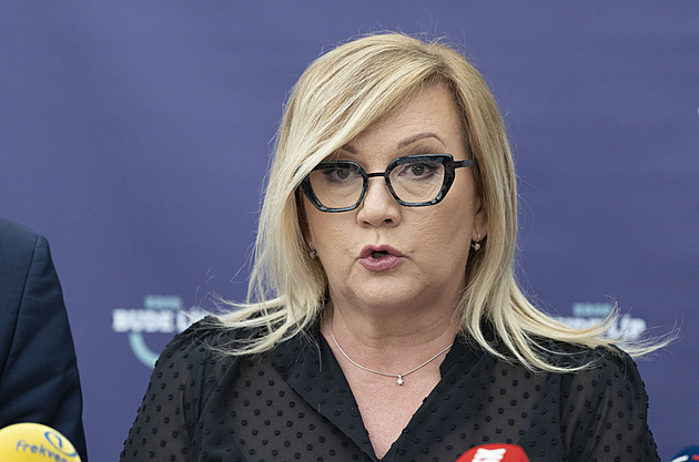 Stanjura musí přijít, vynutili si poslanci přítomnost ministra financí