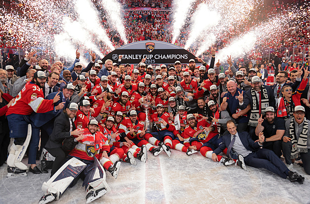 Úspěšná obhajoba, nadvláda Floridy trvá. Zisk Stanley Cupu slaví i Nosek a Vaněček