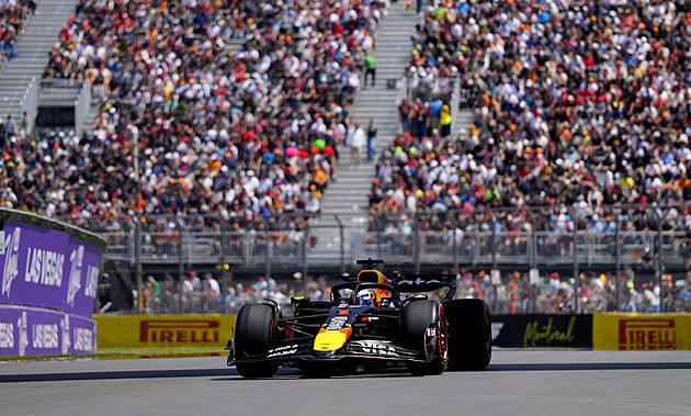 Verstappen vyhrál první trénink v Kanadě, za ním duo z Williamsu. Leclerc boural