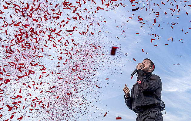 RECENZE: Imagine Dragons v Letňanech servírovali hudební ekvivalent smažáku