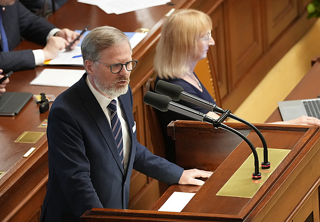 Udělali jste ze státu pračku výnosů z trestné činnosti, vyčítá vládě Vondráček