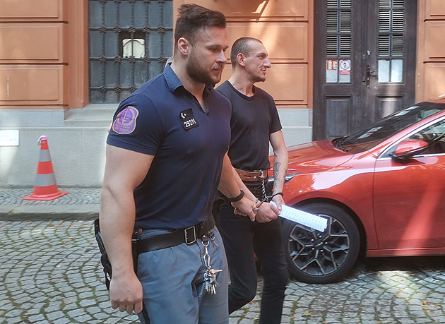 Starší určitě nevypadá, řekl soud. Za znásilnění dvanáctileté vyměřil sedm roků