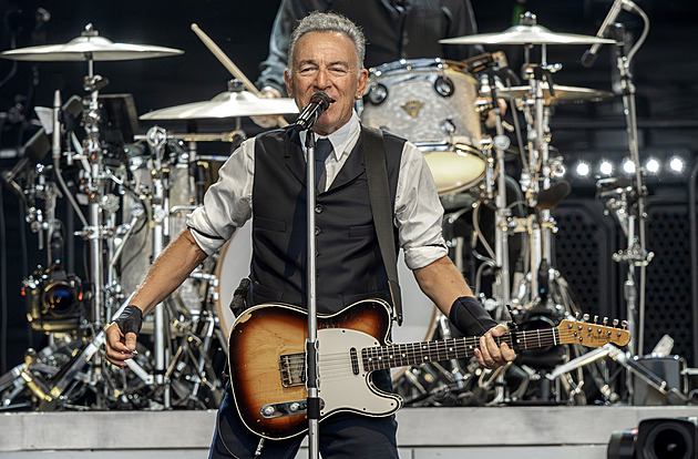 Springsteen nahradil Čechům koncert a zkritizoval Trumpa. Užíval si i Petr Pavel