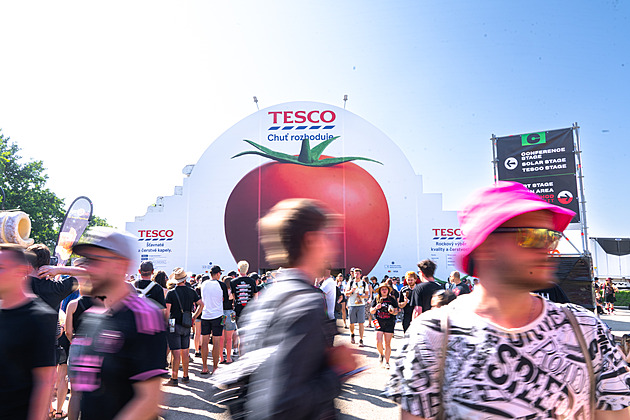 Obchod mezi pódii zaujal. Tesco na Rock for People prodalo dvě tuny melounů