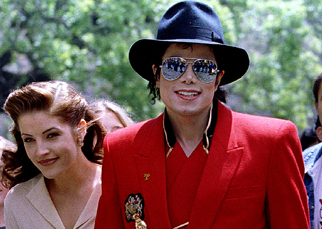 Pedophile or victim? Decide for yourself, Netflix advises on documentary about trial of Jackson