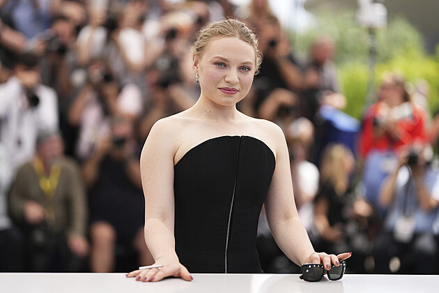 Mia Threapletonov v Cannes (19. kvtna 2025)