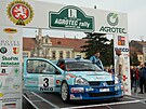 Agrotec rally Hustopee startuje, prvn vozy se z rampy vydaly na tra v roce...