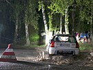 Atraktivn veern moment na trati Agrotec rally Hustopee v roce 2013. Zvody...