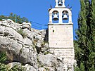 Západním cípem Popova Polje prochází entitní hranice. Ihned za ní blostn...