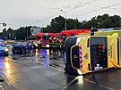 V Hostivai se po srce s jinm autem pevrtila sanitka. (15. ervna 2025)