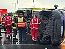 V Hostivai se po srce s jinm autem pevrtila sanitka. (15. ervna 2025)