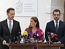 Tisková konference ministryn� spravedlnosti E. Decroix a nám�stk� K. Dvo�áka a...