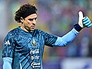 Legendární mexický branká Guillermo Ochoa.