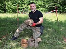 Pyrotechnik Radomr ylka s vykopanmi dlosteleckmi nbojkami z Kabtova...