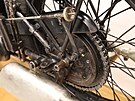 Anglick motocykl AJS 500 OHV z roku 1929 se dky ikovnosti student Vysok...