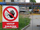 Kvli rekonstrukci veden horkovodu je uzaven i chodnk a parkovit ped...