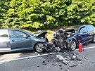 Pi eln srce dvou osobnch aut u Psaova na umpersku se zranilo pt lid,...