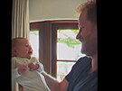 Princ Harry a princ Archie na videu ke Dni otc (2025)