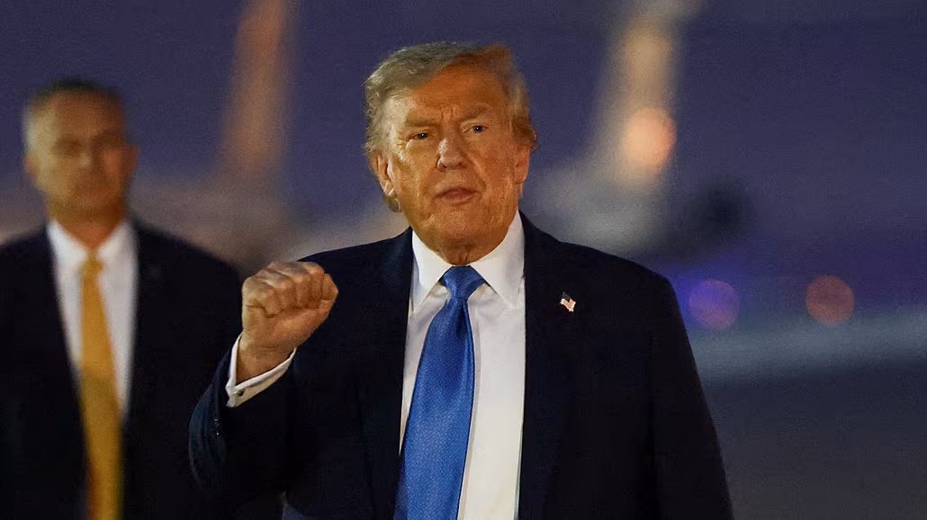 Americký prezident Donald Trump po p�ed�asném návratu ze summitu lídr� G7. (17....