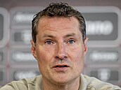 Brian Priske hovoí na tiskové konferenci jako staronový kou praské Sparty.