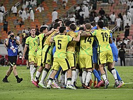 Austral�tí fotbalisté slaví postup na mistrovství sv�ta v saúdskoarabské D�idd�.