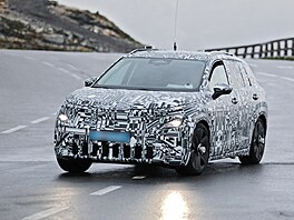 Maskovaný prototyp elektromobilu koda Epiq