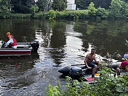 Ve Vltav v eských Budjovicích nalezli tlo dívky, která spadla do vody v...