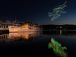 Rekordních 300 dron v sobotu vylétlo nad Brnnskou pehradu, svtelná show...