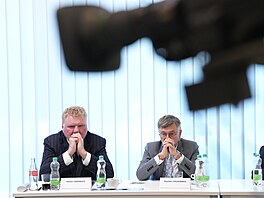 Milan Fridrich a Hynek Chudárek bhem volby nového generálního editele T....