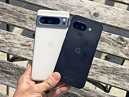 Google Pixel 9a a Pixel 8 Pro