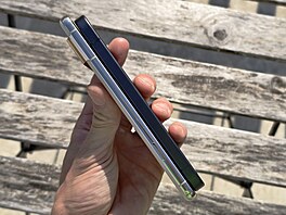 Google Pixel 9a a Pixel 8 Pro