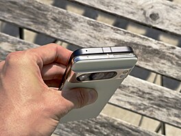 Google Pixel 9a a Pixel 8 Pro
