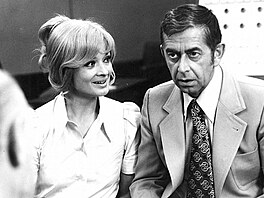Jana Brejchová a Vlastimil Brodský ve filmu Hodíme se k sob�, milá�ku...? (1974)