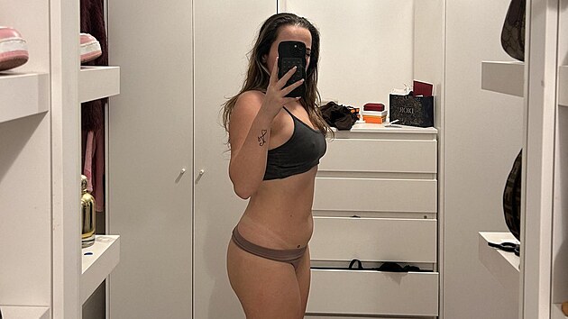 Megan Houchenov