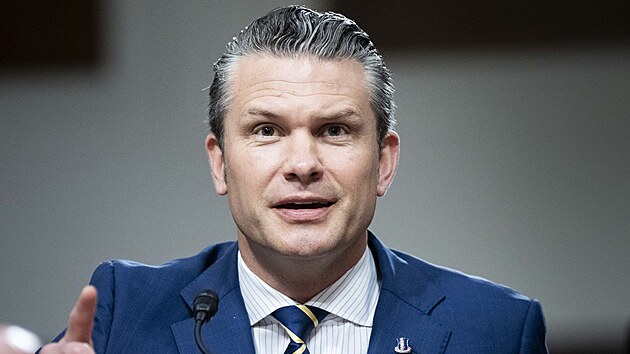f Pentagonu Pete Hegseth (18. ervna 2025)