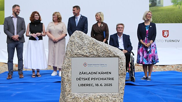 Zan rekonstrukce dtsk psychiatrie Krajsk nemocnice v Liberci. Na zkladn kmen poklepala i Eva Pavlov. (18. ervna 2025)
