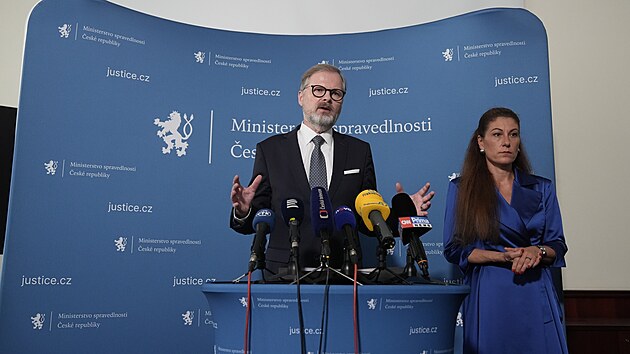 Premir Petr Fiala slavnostn uvedl novou ministryni spravedlnosti do adu....