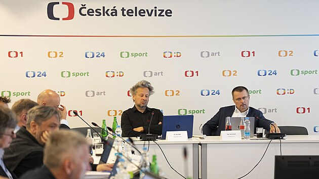 Radní zahájili volbu nového generálního ředitele České televize. Z 21...