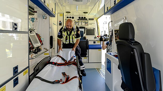 Prask zdravotnick zchrann sluba dostala nov sanitky. (19. ervna 2025)