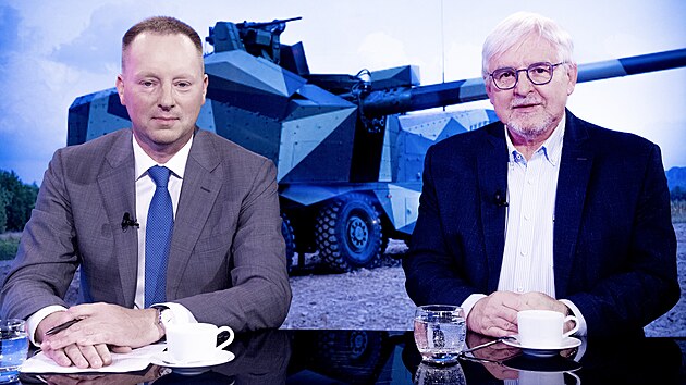 Hosty poadu Kulat stl jsou ekonomka Jana Matesov, Ji Stank a exguvernr NB Ji Rusnok. (23. ervna 2025)