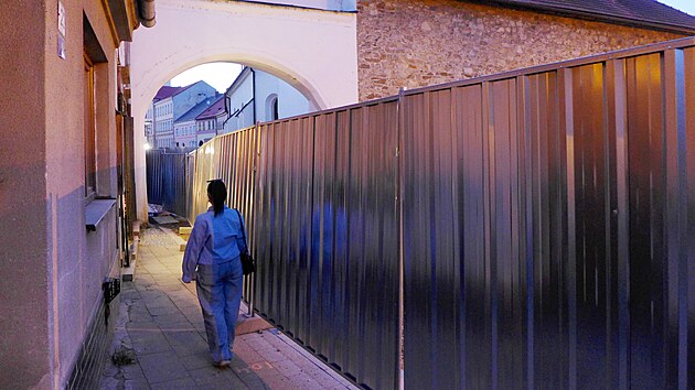 Pdn vestavba osmi modernch ueben havlkobrodsk zkladn koly V Sadech pila vetn poloen nov stechy na piblin 64 milion korun. Z toho 40 milion pokryla evropsk dotace.