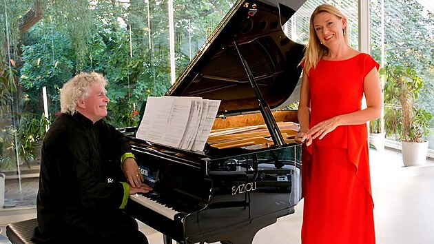 Magdalena Ko�en� a jej� man�el Sir Simon Rattle